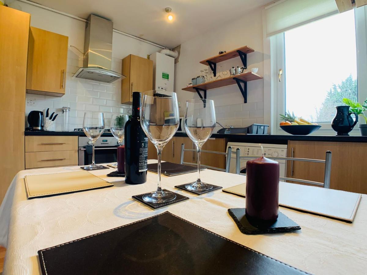 Maria- Bright And Modern City Center Apartment . Edimburgo Esterno foto