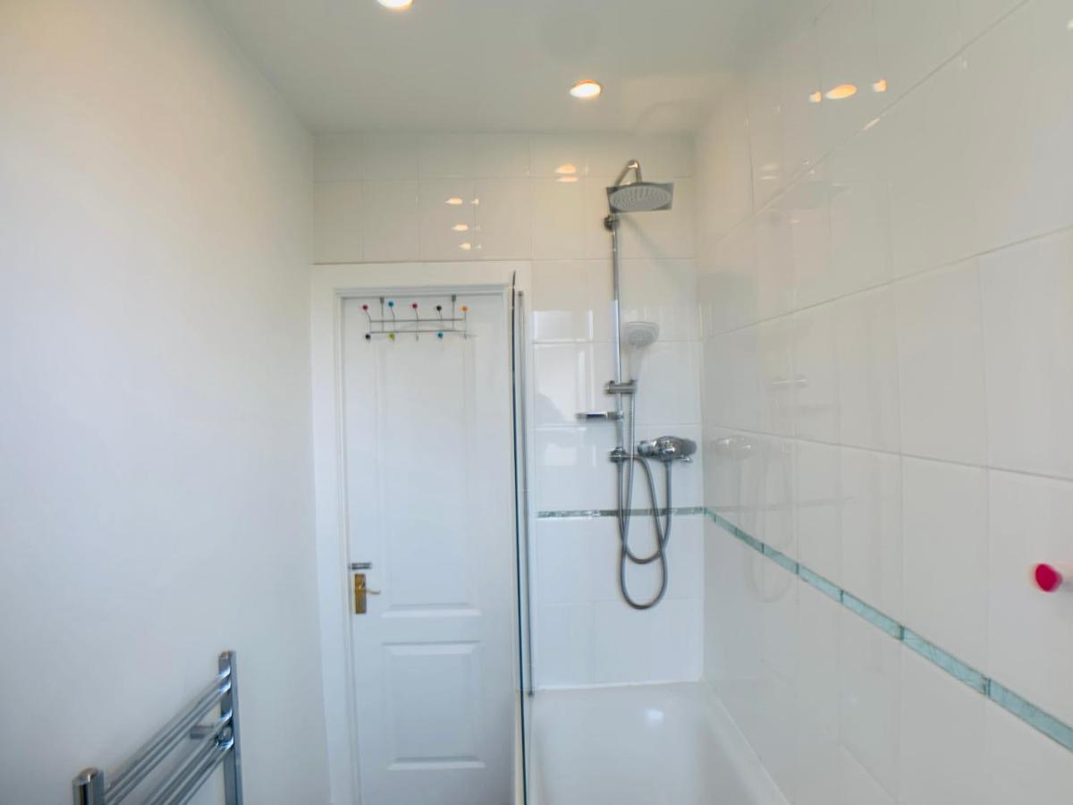 Maria- Bright And Modern City Center Apartment . Edimburgo Esterno foto