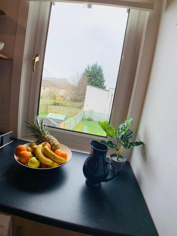 Maria- Bright And Modern City Center Apartment . Edimburgo Esterno foto