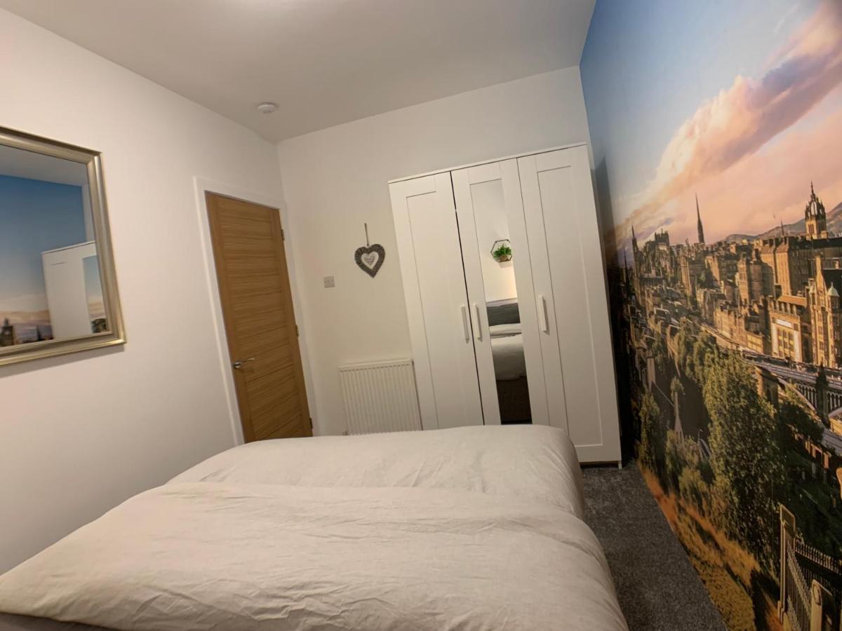 Maria- Bright And Modern City Center Apartment . Edimburgo Esterno foto