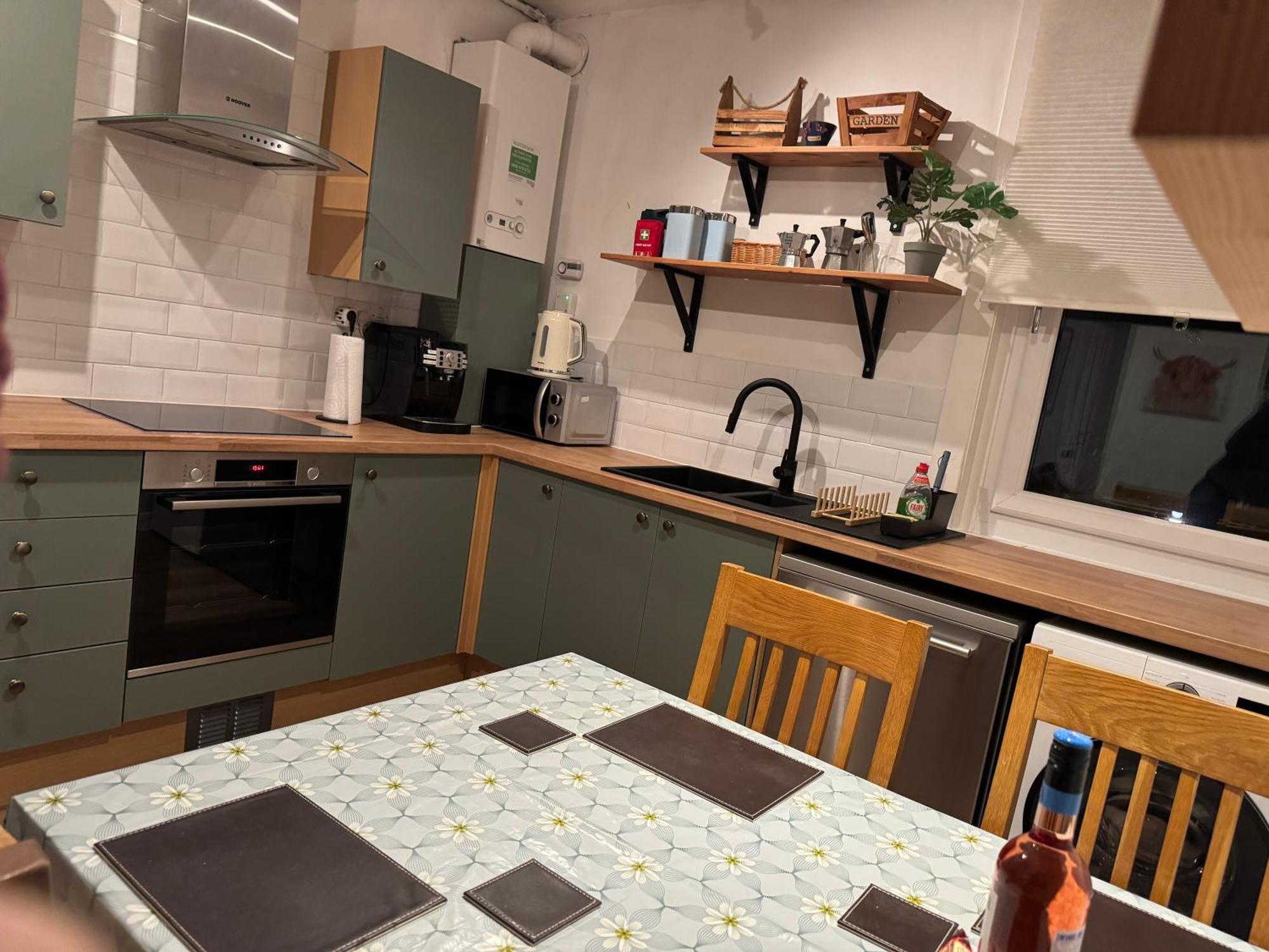 Maria- Bright And Modern City Center Apartment . Edimburgo Esterno foto